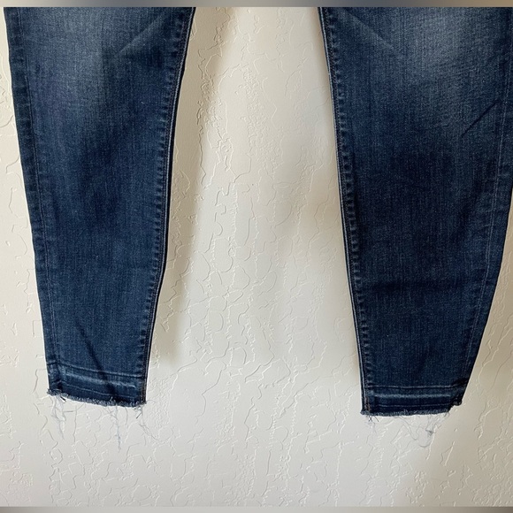 Hudson| Dark Wash Skinny Jeans in Krista Ankle Style•••Size 30, Raw Hem - Picture 3 of 15